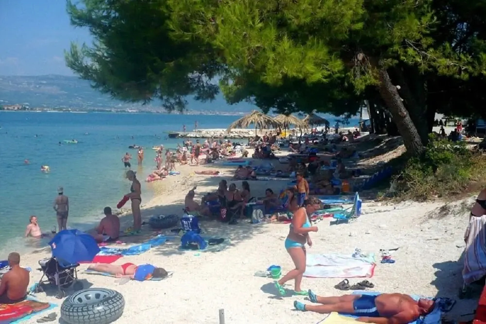 Bela1 - Close to the Beach - A1