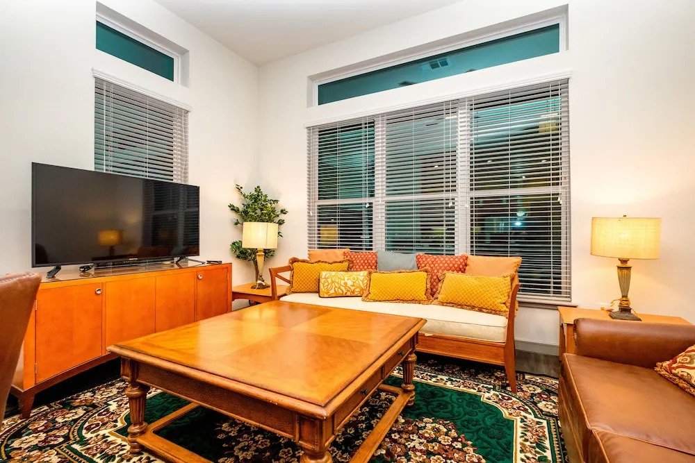 CrashPad Downtown Houston