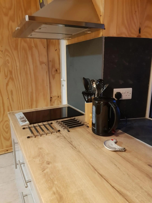 Luxurious underfloor heated Yurt with Hot tub