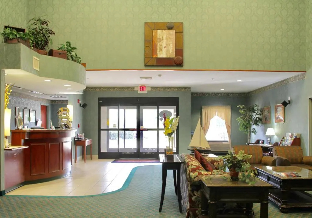 Grand Vista Hotel & Suites