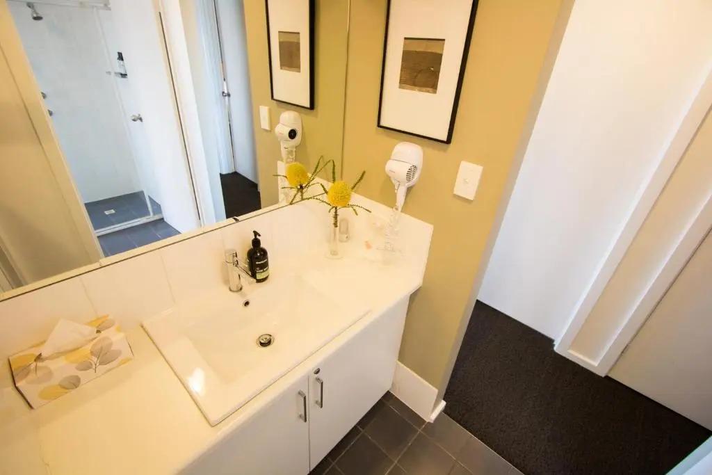 Coorong Waterfront Retreat