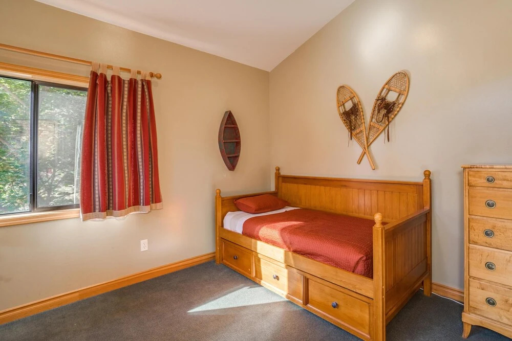 Riverside Lodge