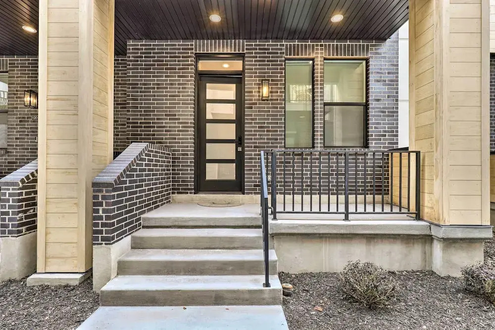 3-story Provo Townhome: 1 Mi to Byu!