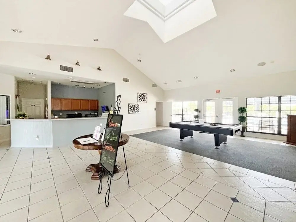 The White House 4 Bedroom Home