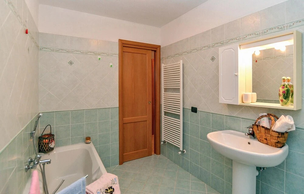 Nice Apartment in Localita´bracco With 3 Bedrooms and Wifi