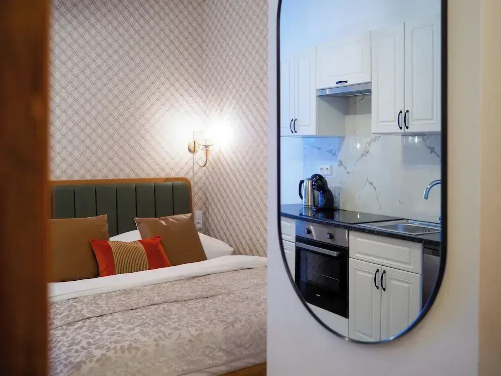 Hotel 16 & Apartments Prague City Living