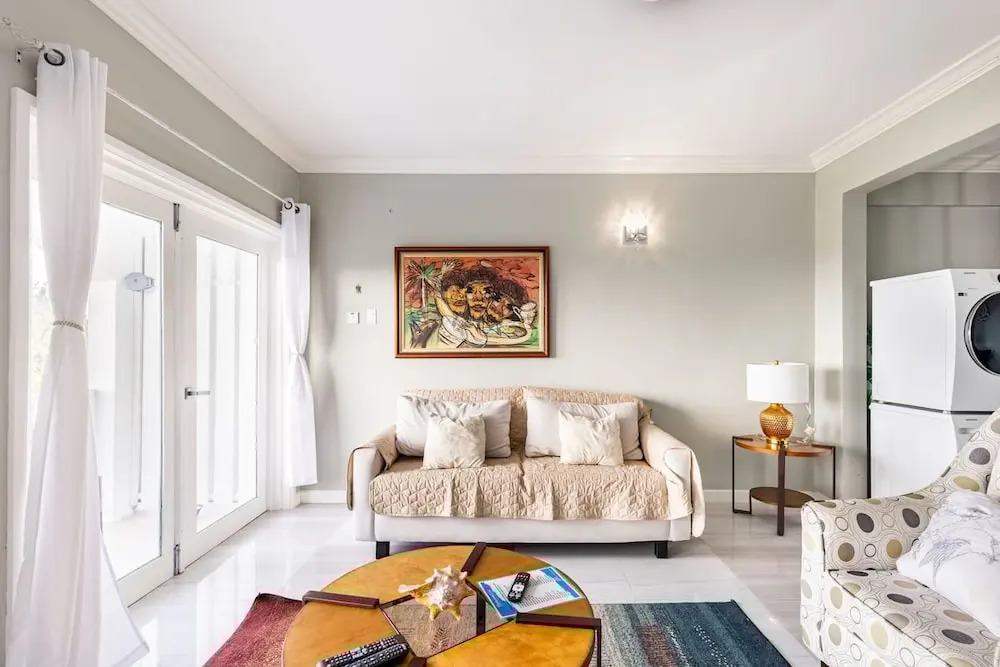 Charming Sea View Town House Chef Driver Optional