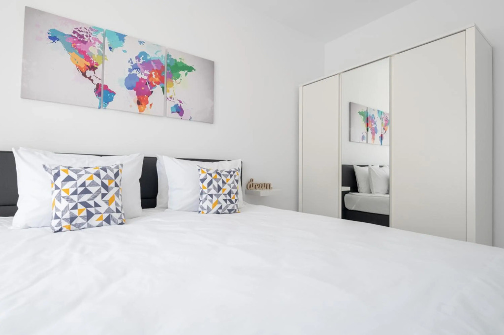 Trendy flat by the University