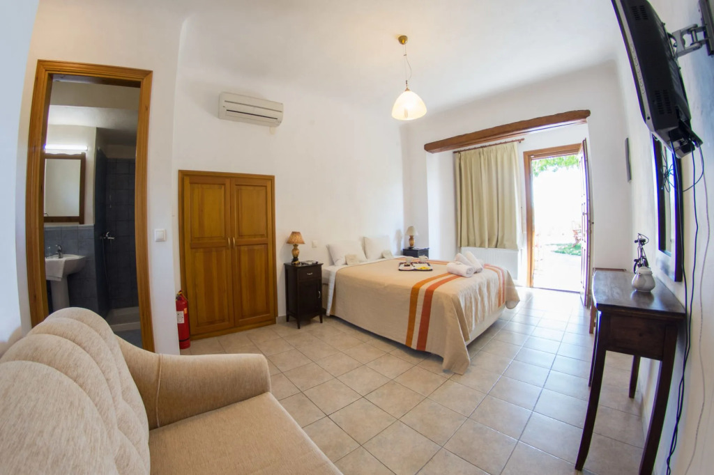 Alkifron Hotel