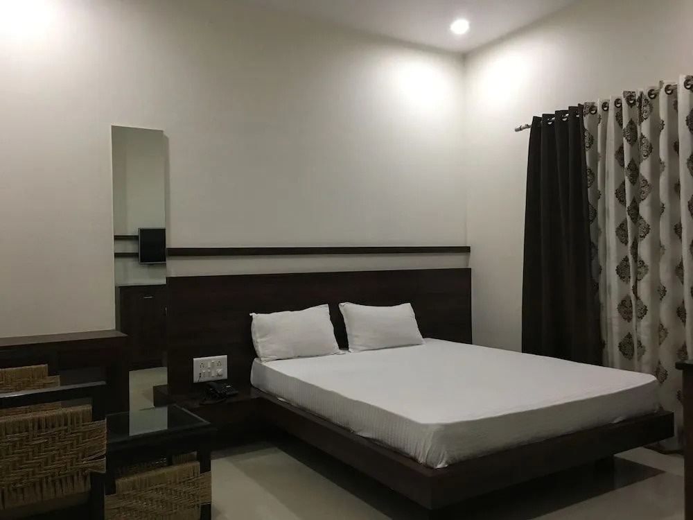 Hotel Paras