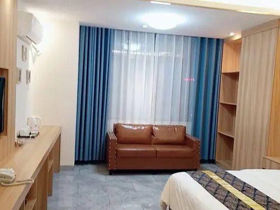 Shell Hotel (Ledong Huangliu Bus Station Store)