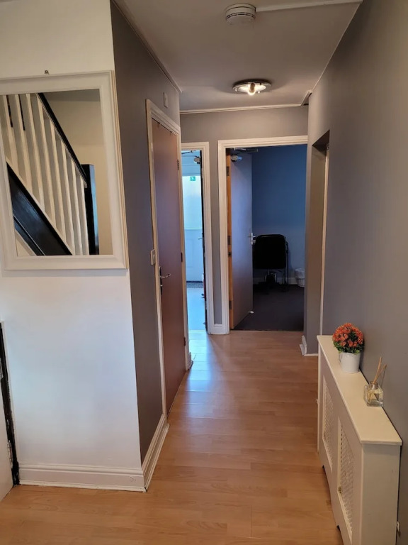 2-bed Apartment, Sleeps 4,on-site Parking