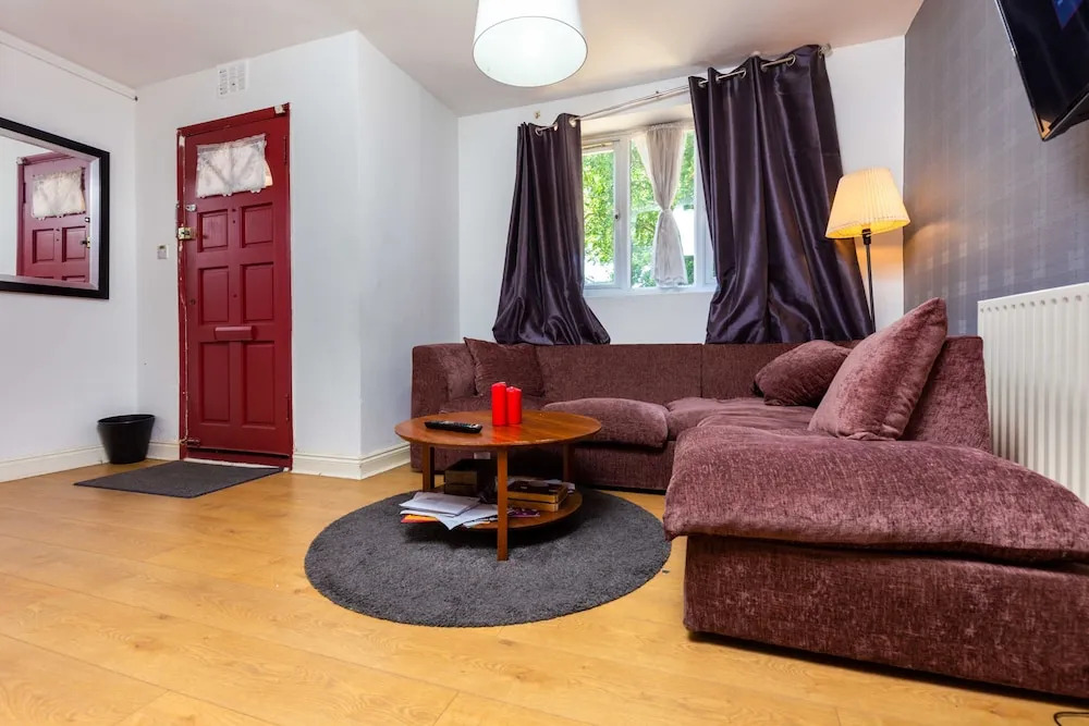 Bazely Street Deluxe Single Room 4