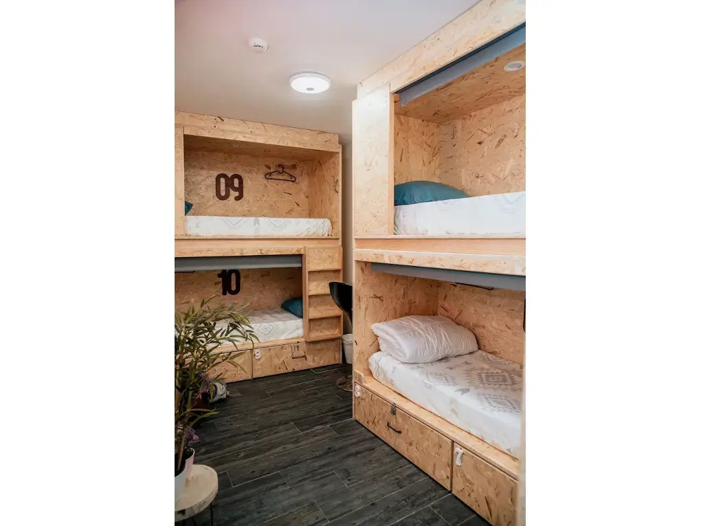 Deck Lodge - Hostel