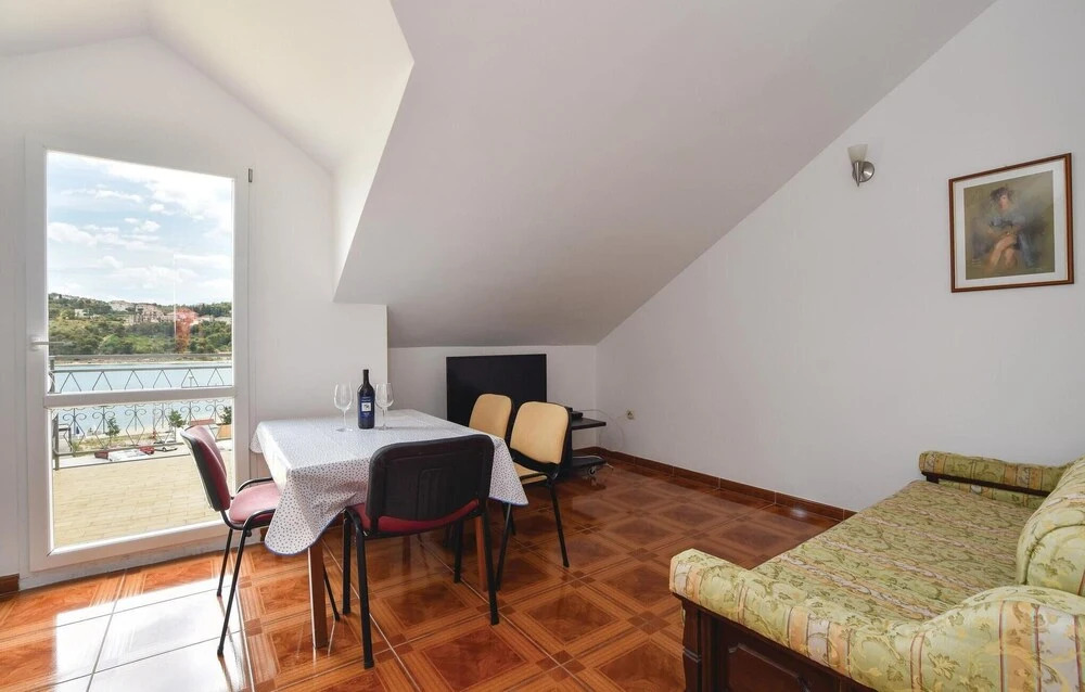 Beautiful Home in Trogir With Wifi and 6 Bedrooms