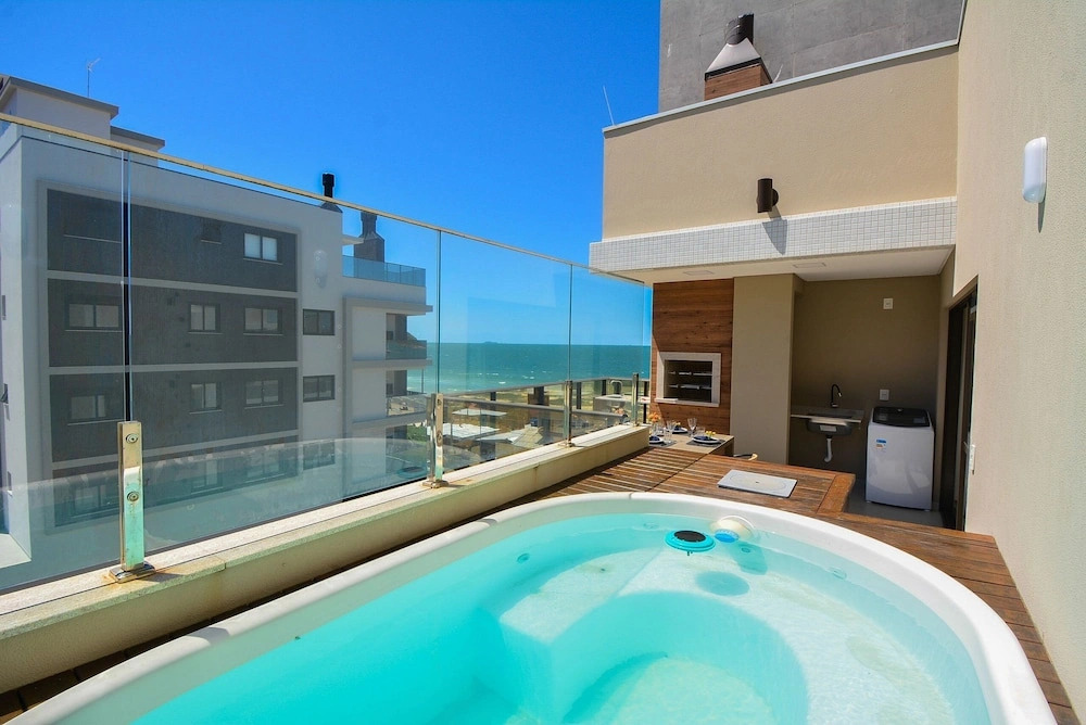 Duplex Vista Mar com Piscina Privativa