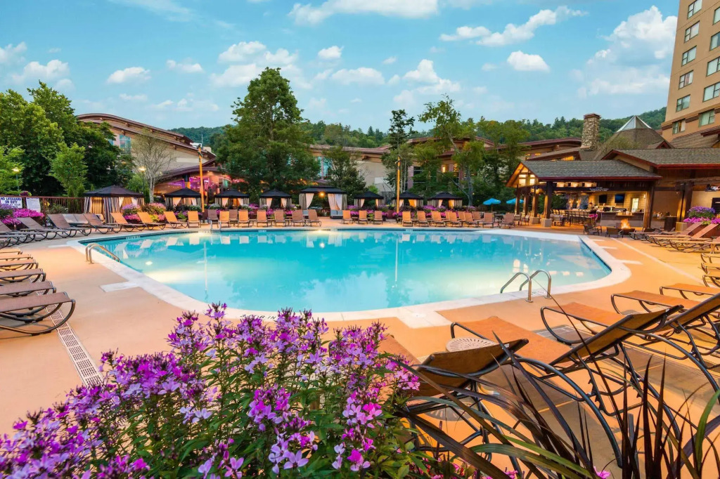Harrahs Cherokee Casino Resort - A Caesars Rewards Destination