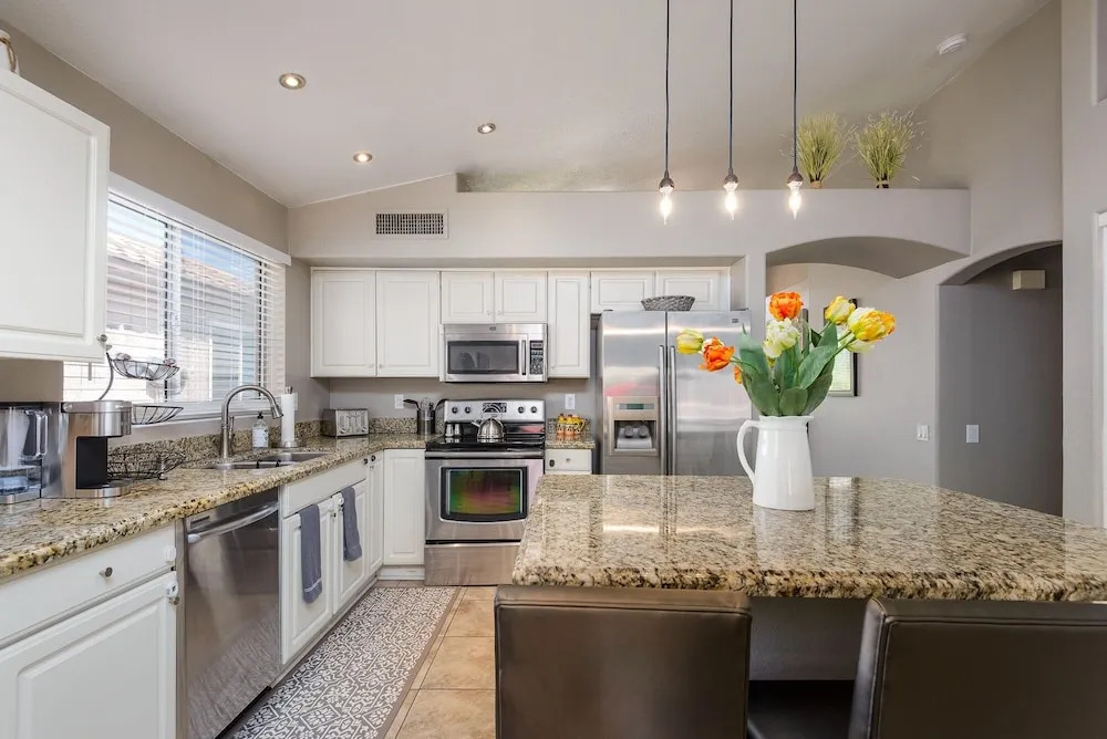 Casa De Mojave 3 Bedroom Home by RedAwning