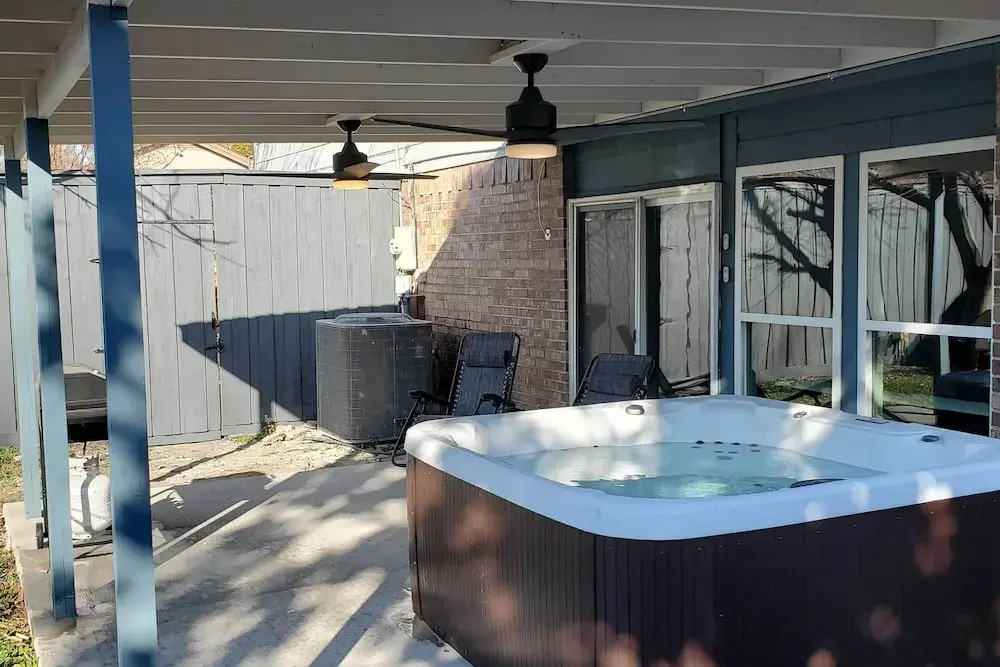 17 Mi to Dallas Richardson Home with Hot Tub