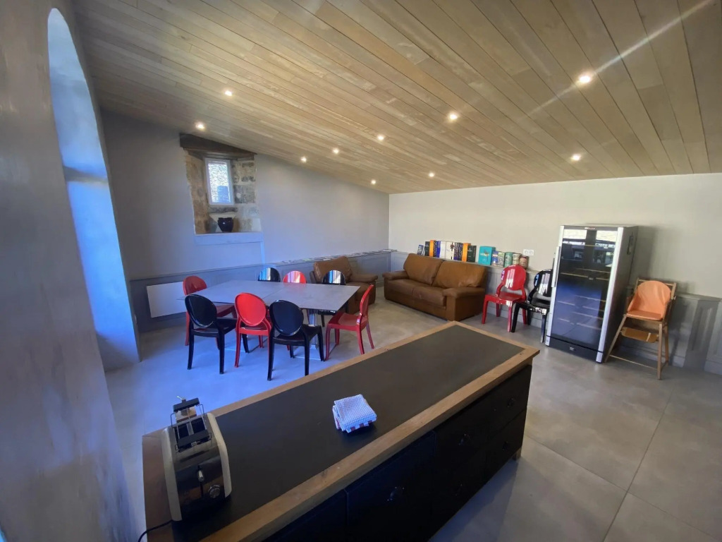 Nice holiday home in Nouvelle-Aquitaine with indoor pool