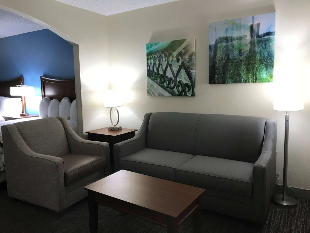 Best Western Inn & Suites Monroe