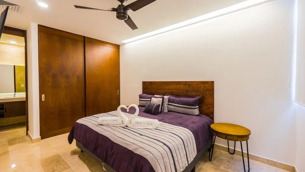 Cruz del Mar Condo