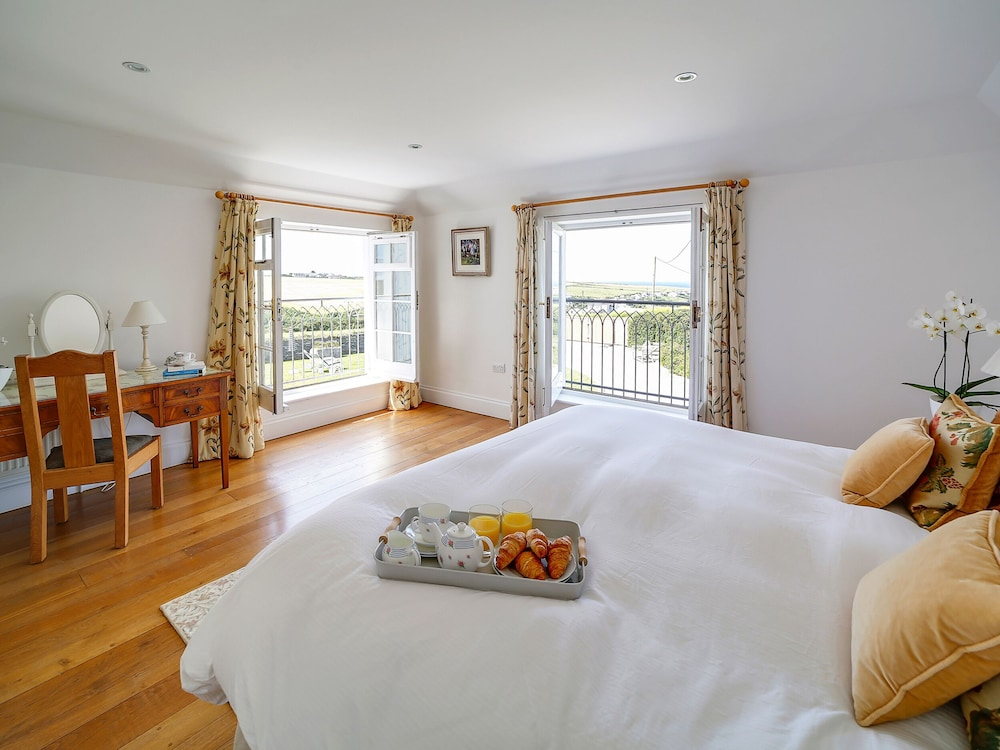 Porthcothan House