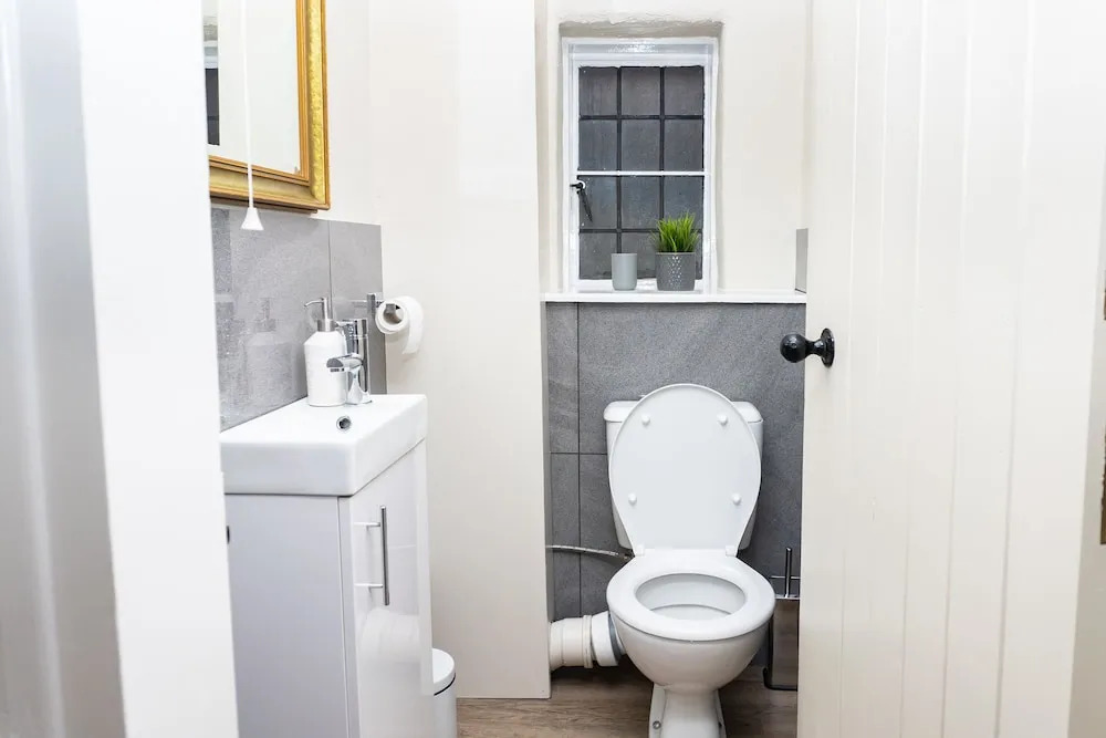 Karah Suites - Queen Annes Court