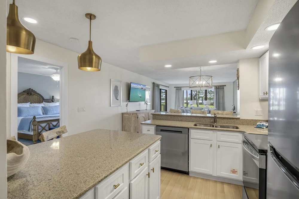 819 Harbour Point steel Magnolia on the Bay