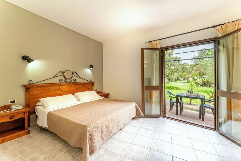 Hotel Ribot with pool in Arborea