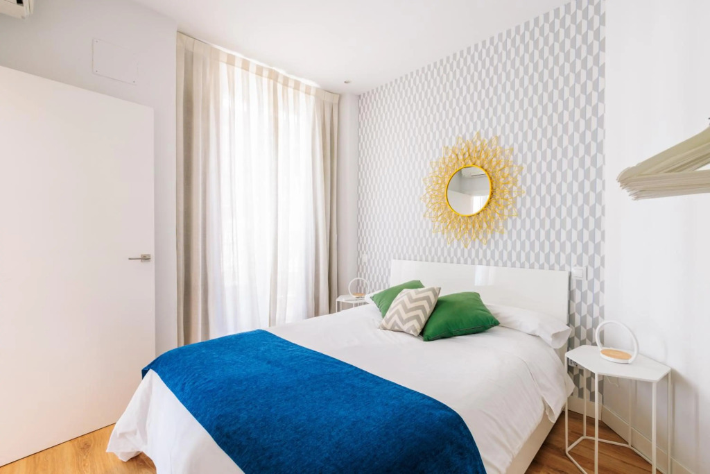 mi casa en Madrid- spacious apartments Callao Gran Via