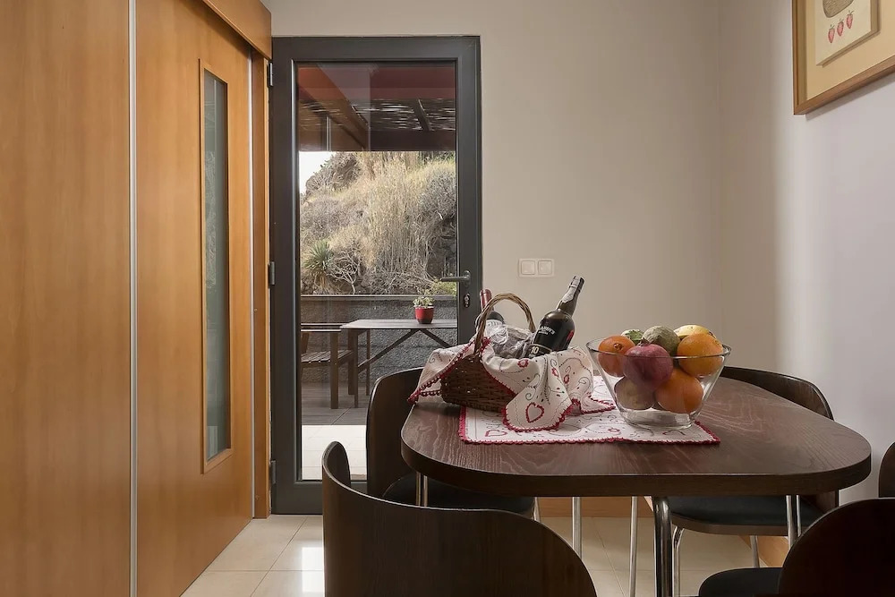 House In Calheta Beach - Best Location In Calheta
