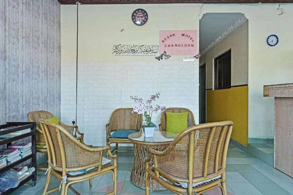 OYO 90736 Lh Resak Motel