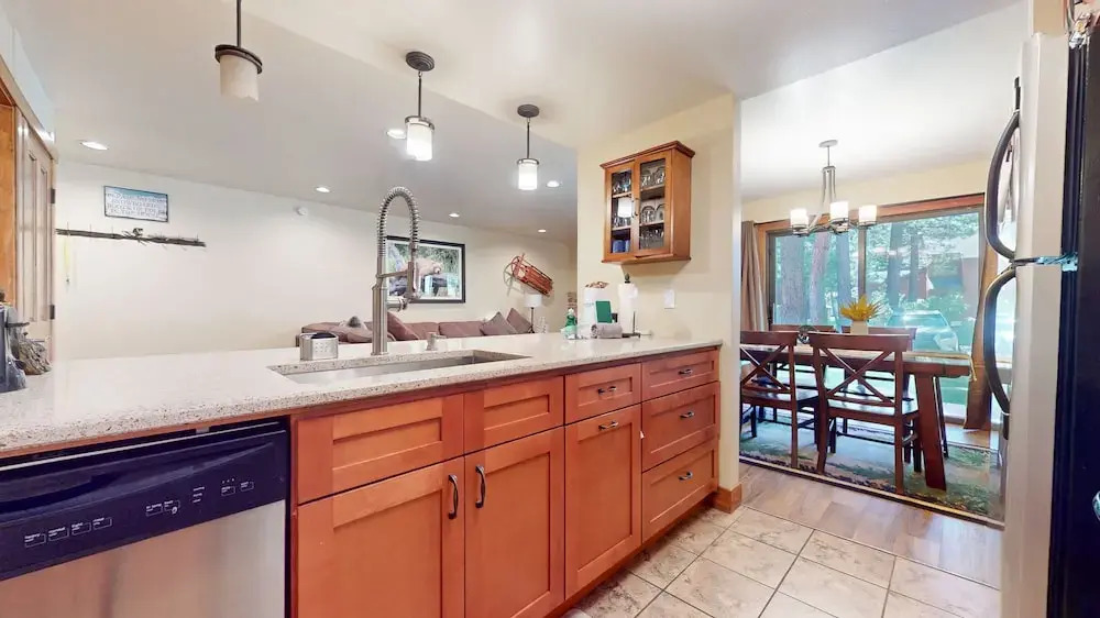Snowcreek I 13 Mountain Views, Washer Dryer, Beautiful Quiet Community by RedAwning