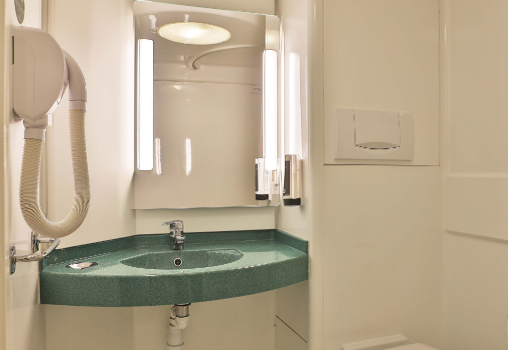 B&B HOTEL Les Sables-dOlonne Centre Gare
