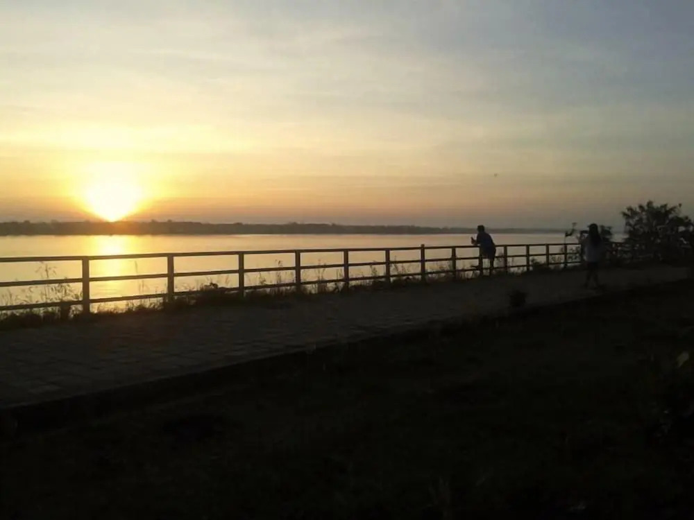 Wangnamkam Riverside Resort