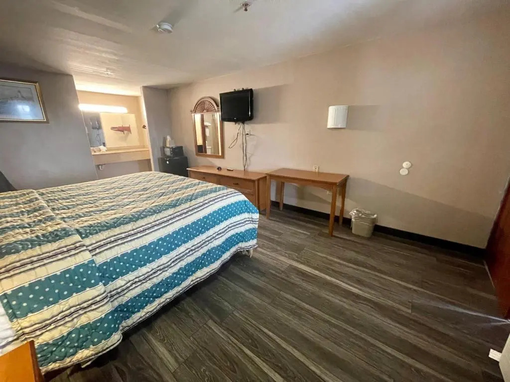 Airport Inn And Suites
