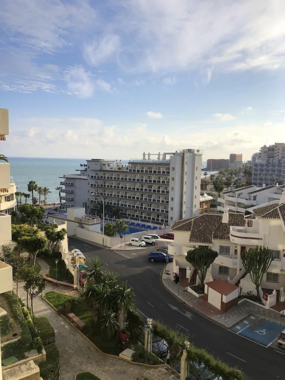 Apartment with One Bedroom in Benalmádena, with Wonderful Sea View, Shared Pool And Furnished Terrace - 500 M From the Beach