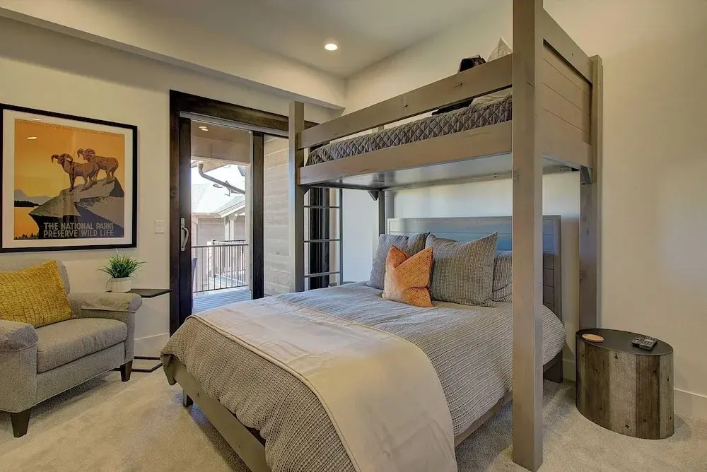 Juniper Landing 3 Bedroom by Avantstay Condo in Park City Mountain Resort w/ Pool, Hot Tub & Gym