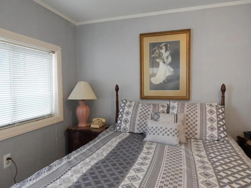 Yankee Clipper Inn