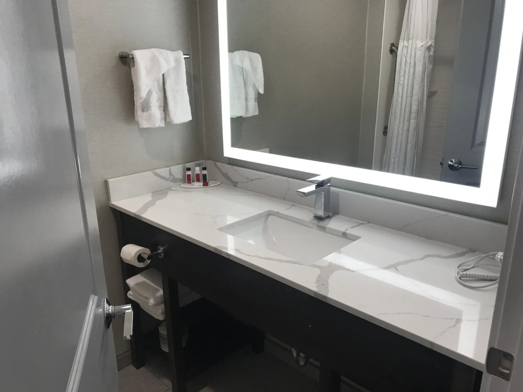 Hotel Aluxor SFO, Shuttle Service