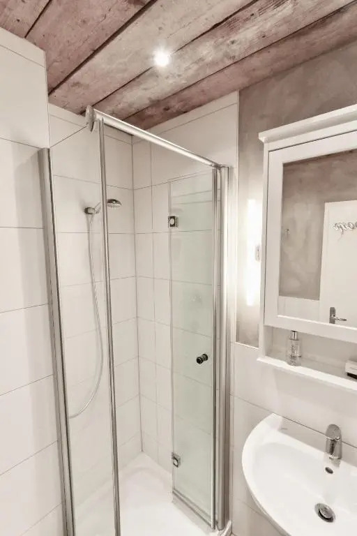 HOME Suites Apartment 3