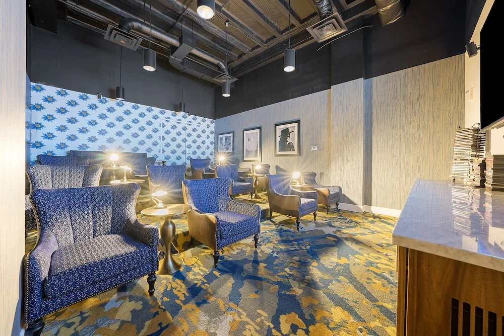Cincinnati City Club Apartments by Airriva