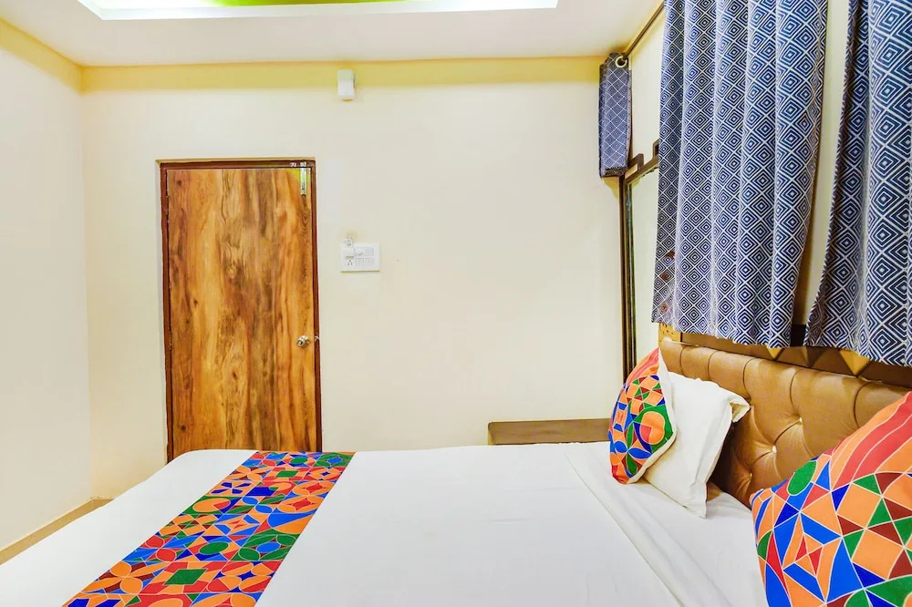FabHotel Yogeshwara Grand