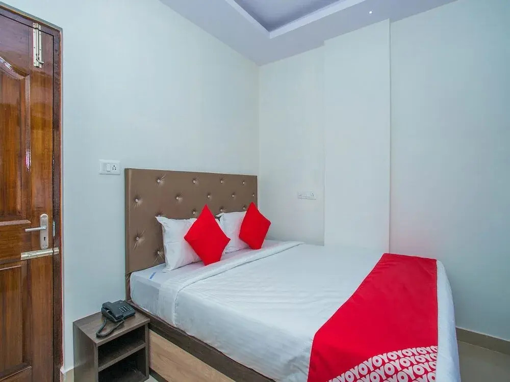 Ne Westend Suites By OYO Rooms