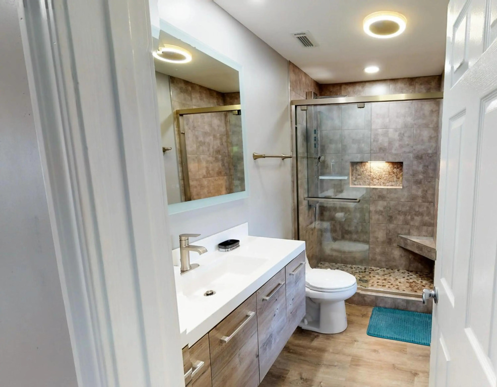 Harbour Point 807
