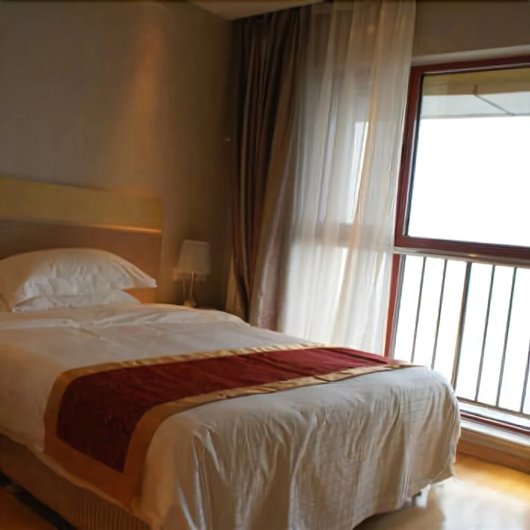 Tairui Fashion Hotel