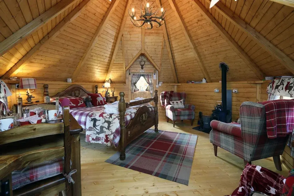 Elsay May Luxury Lodges Exclusively for Couples Over 25yrs and Dog Friendly