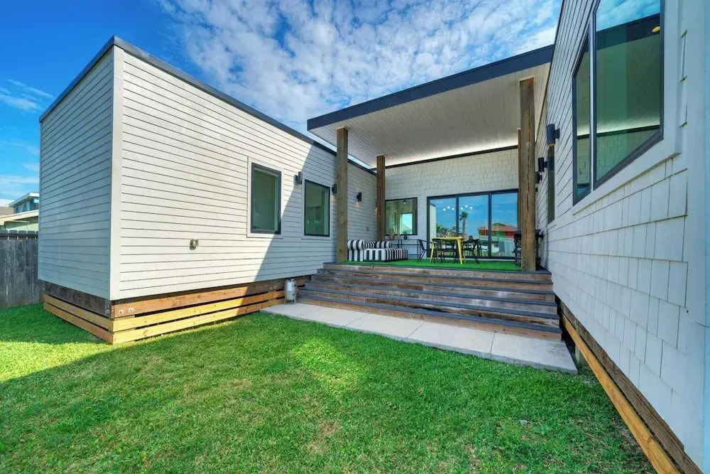 Sleeps 20 2 Modern Homes w/ Private Pool, Deck+patio 3-min Walk to the Beach
