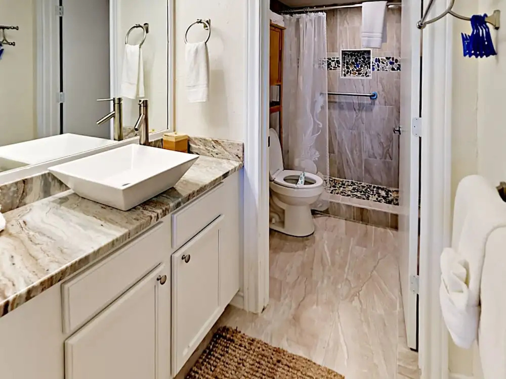 135 Sea Breeze Coastal Chic Cutie - One Bedroom Condo